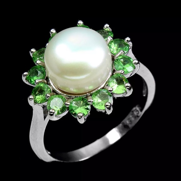 Natural Round White Pearl 8mm Tsavorite Garnet 925 Sterling Silver Ring Size 8.5 - Picture 2 of 3